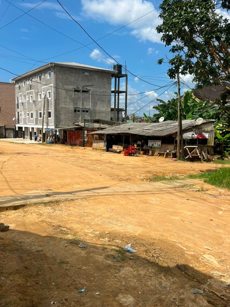 Terrain titré à vendre à Douala Logpom maison jumelles
