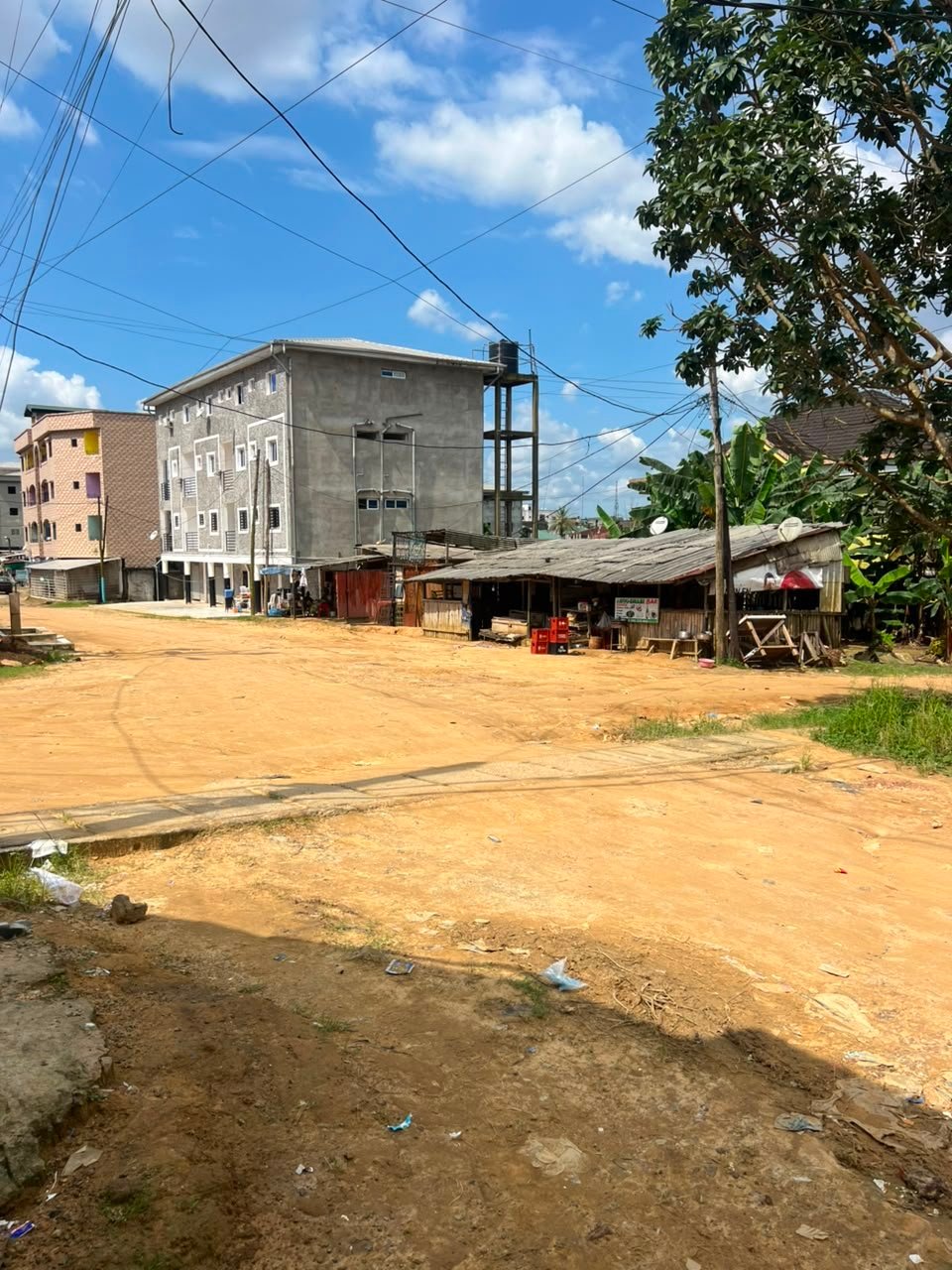 Terrain titré à vendre à Douala Logpom maison jumelles
